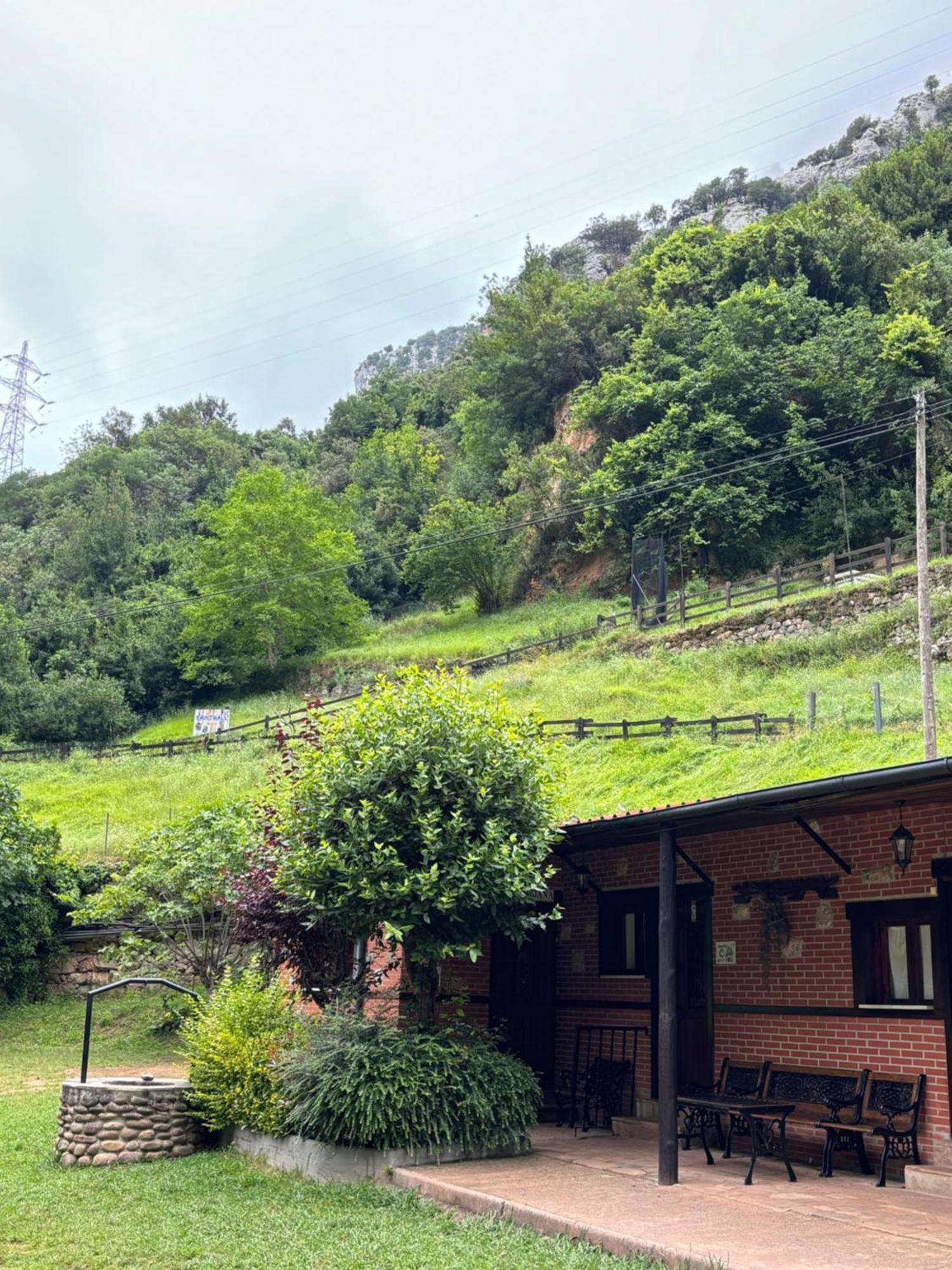Albergue La Hermida Casa di campagna *